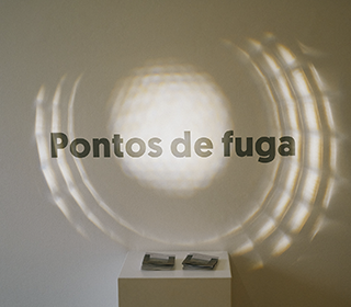 Pontos de Fuga, com fotografias de Elsa Margarida Rodrigues e poemas de João Maria André